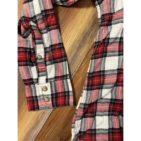 Jachs  Girlfriend Bae womens maroon white plaid button down collar flannel shirt - Image 10