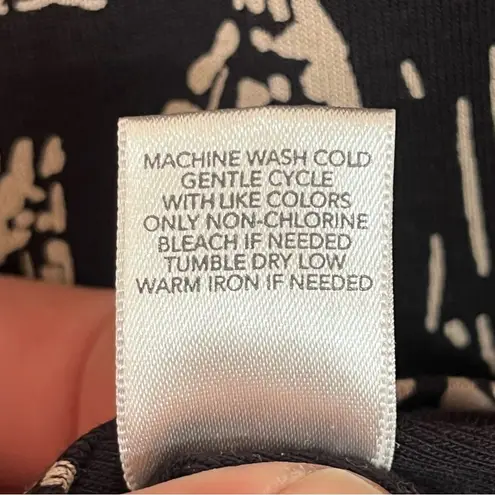 Christopher & Banks Christopher & Banks Black Red Full Zip Shirt Size Medium Giraffe Zebra Safari