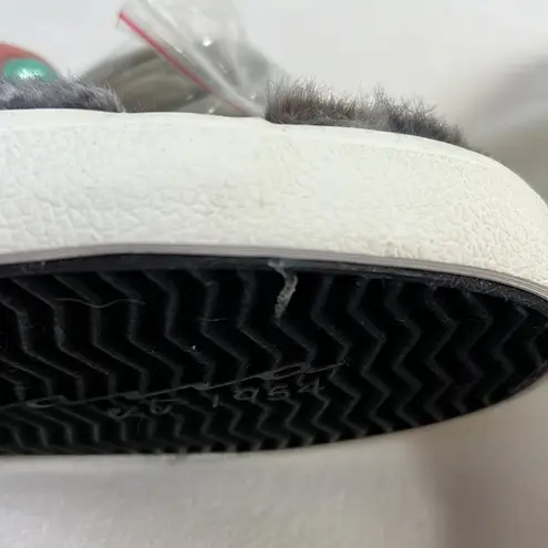 Vintage Havana sneakers slip on fuzzy snake print white, gray & blue 8.5 NWOT