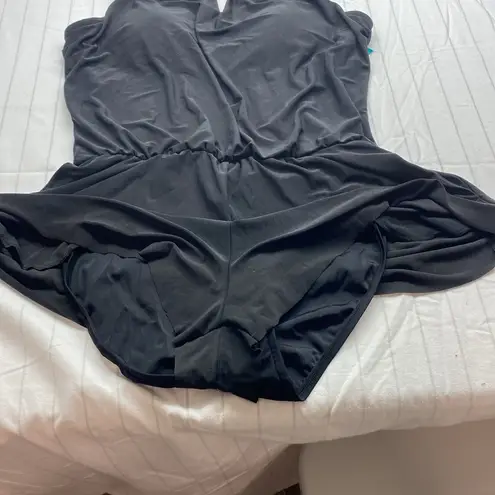 Aqua Green Women's Standard Keyhole Blouson Romper, Black Swim Romper size M