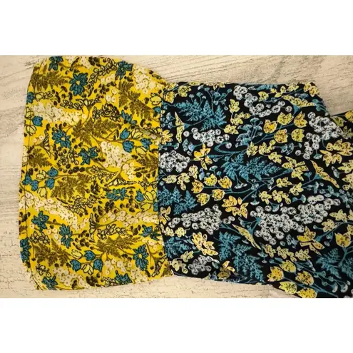 Relativity Blouse Top Women's Size Small 100% Polyester Floral Print V Neck