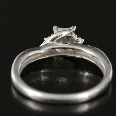 10K SOLID WHITE GOLD .20 CARAT TOTAL WEIGHT & SAPPHIRE DIAMOND RING (5.25) Blue