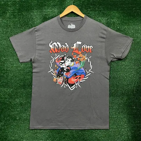 Batman The Animated Series Joker + Harley Quinn Mad Love T-Shirt Medium
