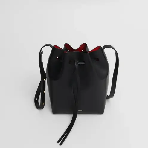 NWT Mansur Gavriel BUCKET BAG Vegetable Tan Leather Black Flamma Red