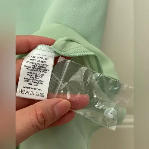 All in Favor NWOT Mint Green Short Puff Sleeve Short Dress Size L Lace Neckline