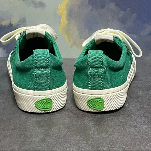Cariuma Green Canvas OCA Low Cut Women's Sneakers Size 8M