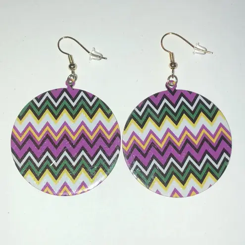 Zig Zag Colorful Shimmer Dangling Boho Pierced Earrings Purple