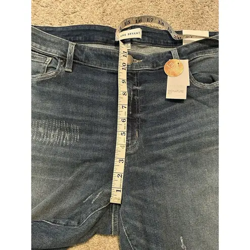 Lane Bryant NWT  Signature Fit Skinny Jeans Size 20 Medium Wash Distressed 👖$80