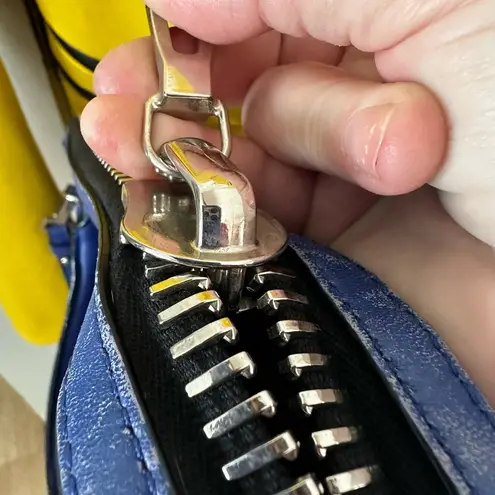 Milly bag with extra large tough zipper