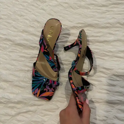 Nordstrom Unisa Tropical Graphic Kitten Heels