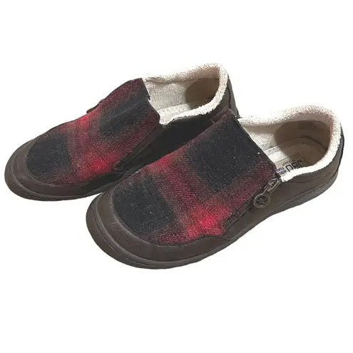 Jambu JBU by Crimson Memory Foam Red Buffalo Plaid Slip on Shoes Size 7.5M