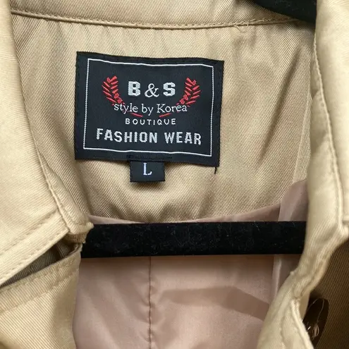 B&S fashion wear woman’s tan trench coat size Large
