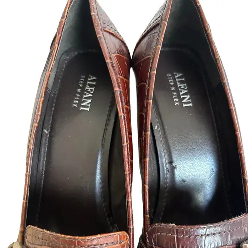 Alfani Y2K VTG. BROWN CROC LEATHER BUCKLE LOAFER HEELS SZ. 8 EUC
