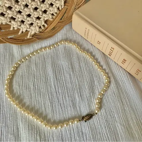 American Vintage Vintage “Ruth” Pearl Brass Pinch Clasp Necklace Oval Classic Feminine Minimal