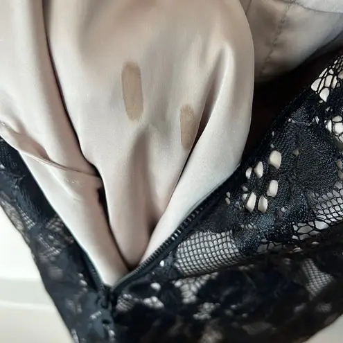 Alice + Olivia Mini Black Lace RomperSize 0 - Image 9