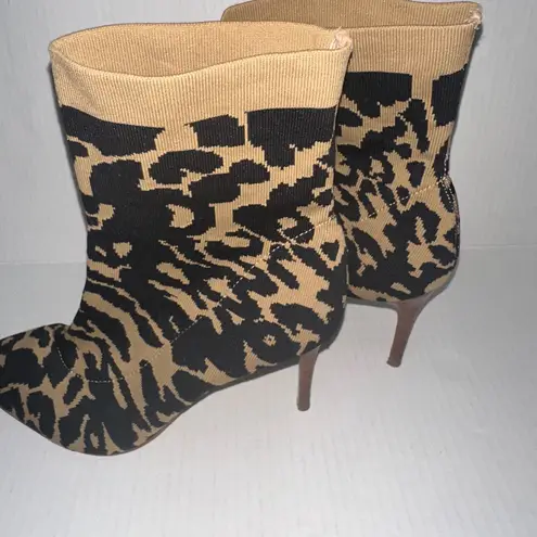 Louise et Cie Silvya Leopard Print Sock Booties 8M Knit Pointed Toe Stiletto
