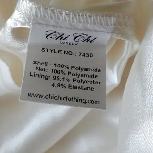 Chi Chi London Chi Chi Ivory Embroidered Flowers Sweetheart Neckline Wedding Party Dress Fairy - Image 11