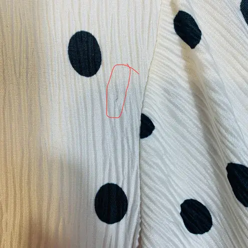 Maison d'Amelie Polka Dot Ruffle Top Large Long Sleeve Mock Neck Classiccore White