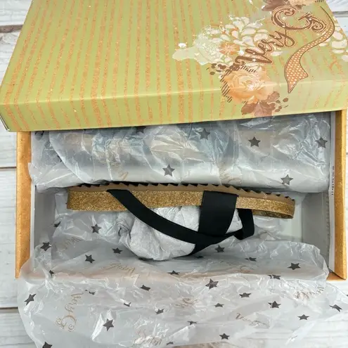 Very G Black Metallic Crisscross Strappy Sandals Contoured Footbed NEW