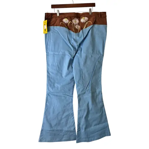 Unique Vintage x Smiley Jeans Flare Leg Embroidered Denim 2X/18