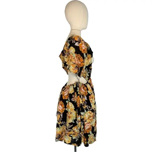 Bardot Plunge Cut out Floral Mini Dress Size Large