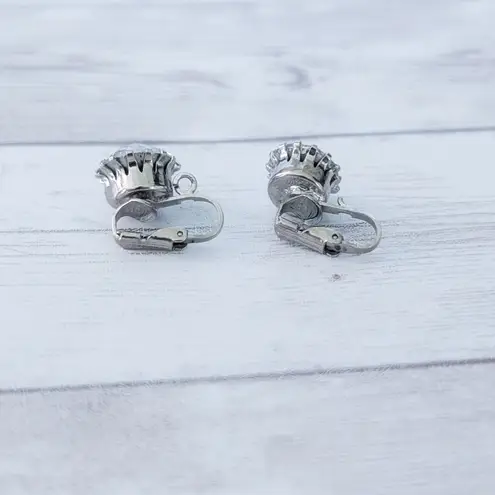 Vintage Clip On Earrings Just Under 1/2" Clear Gem Stylish Regal Silver