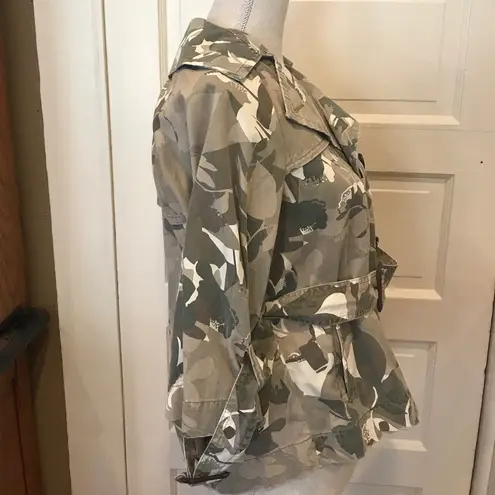 BCBG MAXAZRIA SHORT CAMO TRENCH