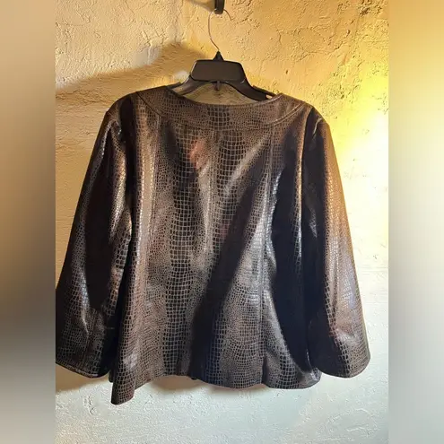 Susan Graver Women’s  faux leather jacket, EUC, beautiful chocolate brown color