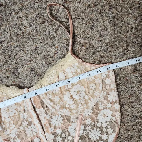 Le Lis Collection Women's Beige Floral Daisy Crochet Lace Bra Size Large White