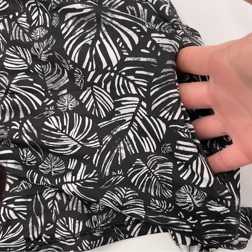 32 Degrees Heat 32 Degrees Top Women UPF 50+ Long Sleeve Sun Tee Black Palm Leaves Size Medium