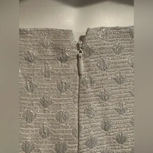 Ann Taylor Factory Ivory W Silver Vertical Strips & Dots SZ 2 Great Condition