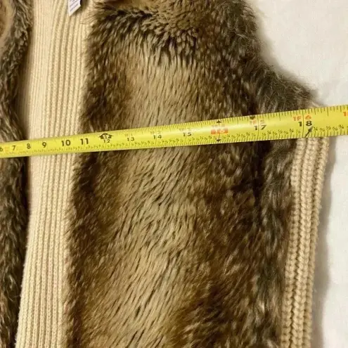 Liz Claiborne Faux Fur Sleeveless Open Front Sweater‎ Vest Pockets Size Small