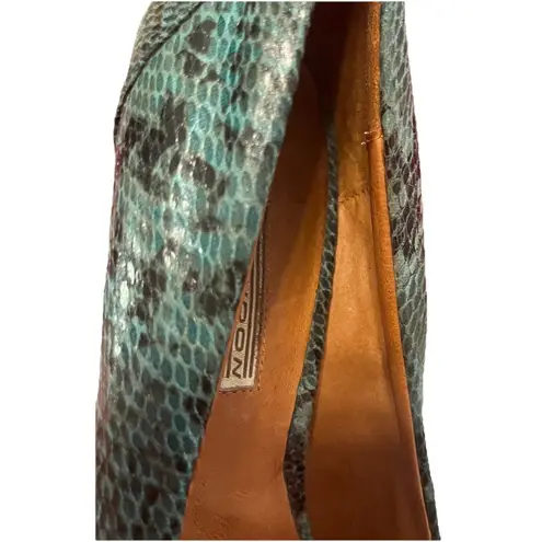 Buffalo London Teal Black Embossed Snakeskin Platform Heels Pumps Size 10 Green