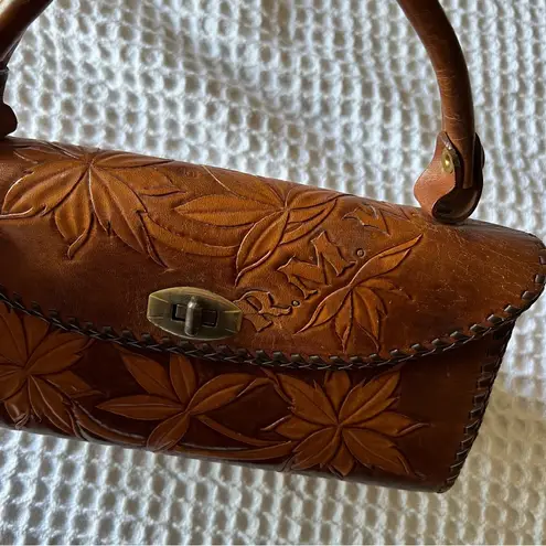 VINTAGE TOOLED LEATHER HANDBAG