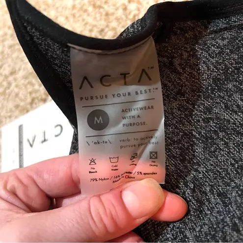 ACTA NWT  Seamless Camo Sports Bra Black and Grey Size Medium