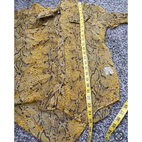Equipment Femme Womens Yellow Snake Skin Print Blouse Sz S 100% Silk Lightweight