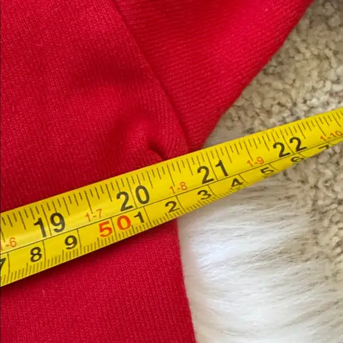 The Midwest Girl (TM) size XS Red Cropped Sweatshirt