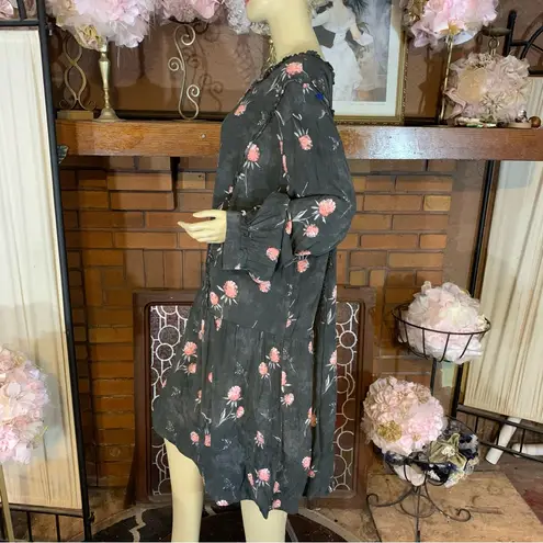 Caslon GRAY DISTRESSED DROP WAIST SHIFT DRESS WITH PINK FLORAL PATTERN (3X)