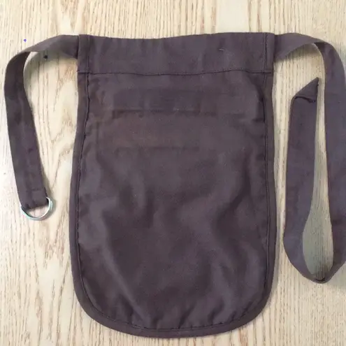 Hooters Bin 32 #16 Girl Worn Vintage Uniform Money Pouch Brown & “Erin” Name Tag