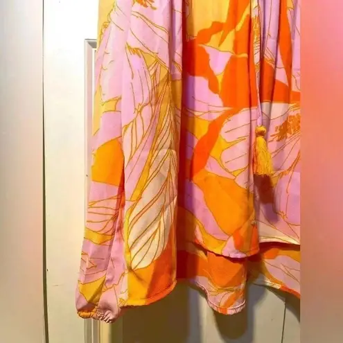 Flowy Tropical Print Blouse V