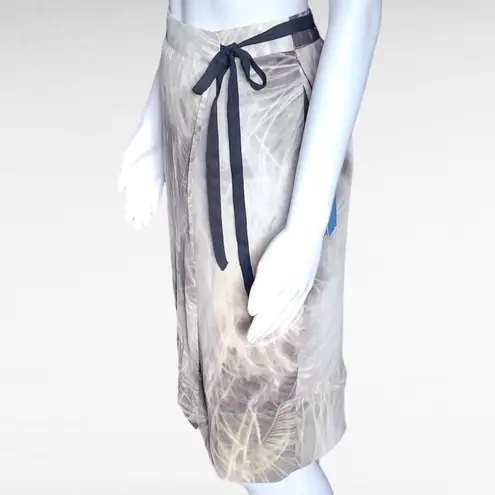 Simply Vera Gray Ivory Whimsical Print Chiffon Wrap Skirt Size Medium