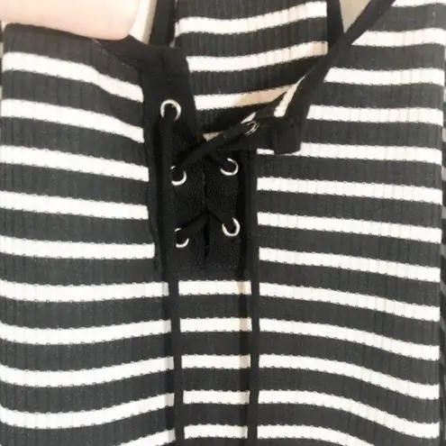 Acemi Fitted Striped Lace Up Tank Top