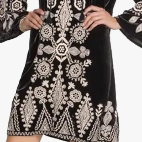 Johnny Was heavily embroidered Liona Velvet Kimono Sleeve Dress NWT