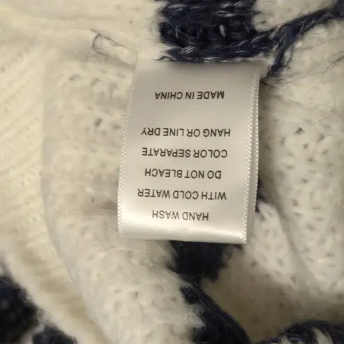 Marea Blue and White Striped V