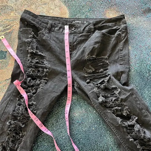 Blackheart Ripped Skinny Jeans Women’s Size 13 Black Distressed Stretch Denim