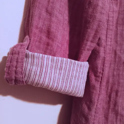 Mary McFadden Button Down Chambray Shirt-Petite Small-Roll Tab-Contrast Trim