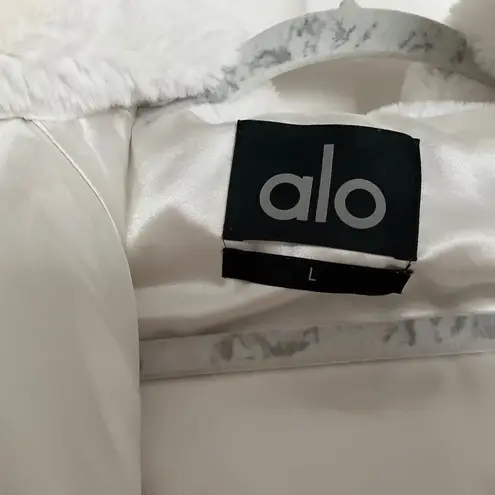 Alo Yoga Faux Fur Foxy Jacket Ivory L