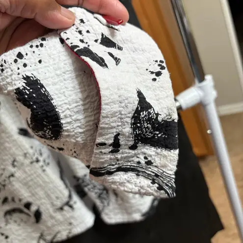 Ali Miles White, Red, and Black Textured Long Sleeve Top Abstract Artsy*READ* White Size undefined