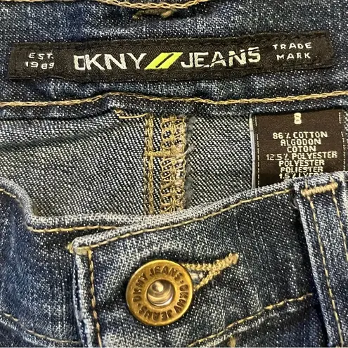 DKNY 💙NWT  HIGH RISE STRAIGHT LEG JEANS SIZE 8💙