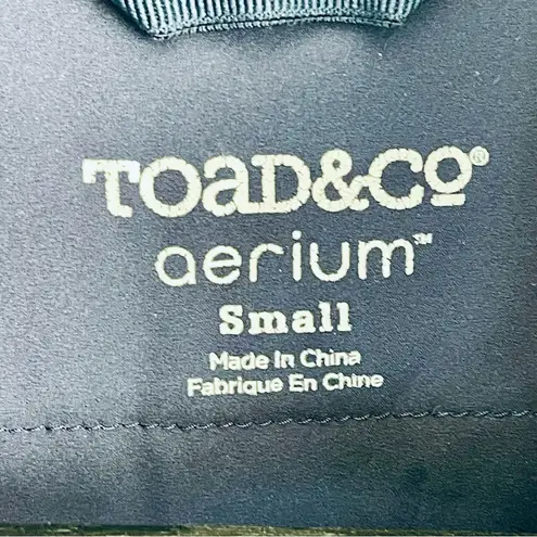 Toad & Co Aeriem Jacket Cozy and Cute navy blue long sleeves hand warmer pocket